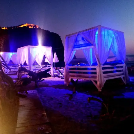 Earthquake S-a-f-e! 24h Open! All Included And Beautiful Private Only 100 Meters To Cleopatra Beach 14 With Umbrellas, Own Fast And Stable Wifi, Barbecue, Balcony, Smart Tv, Table Games, Rent A Car, Travel Agency, Real Estate, No Additional Apartment Alanya